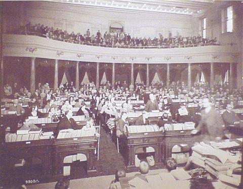 Photo of Assembly in session circa 1920s.