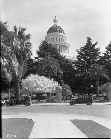 Pre-Annex era photo:  exterior view of the western façade of the Capitol building, circa 1930s (black and white photo).